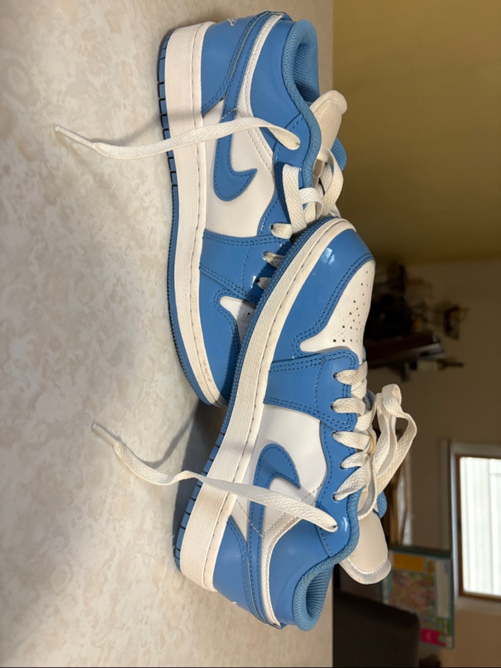 Nike Low-Top Sneakers in White and Light Blue